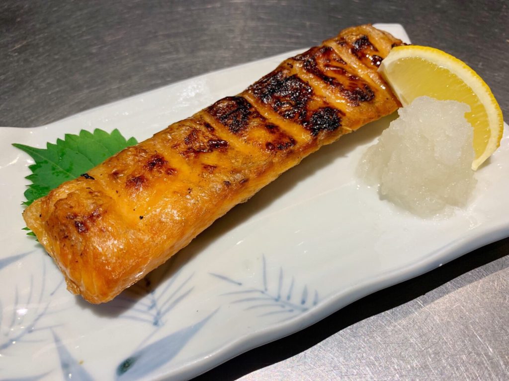 鮭ハラス焼き|和風居酒屋 都(みやこ)